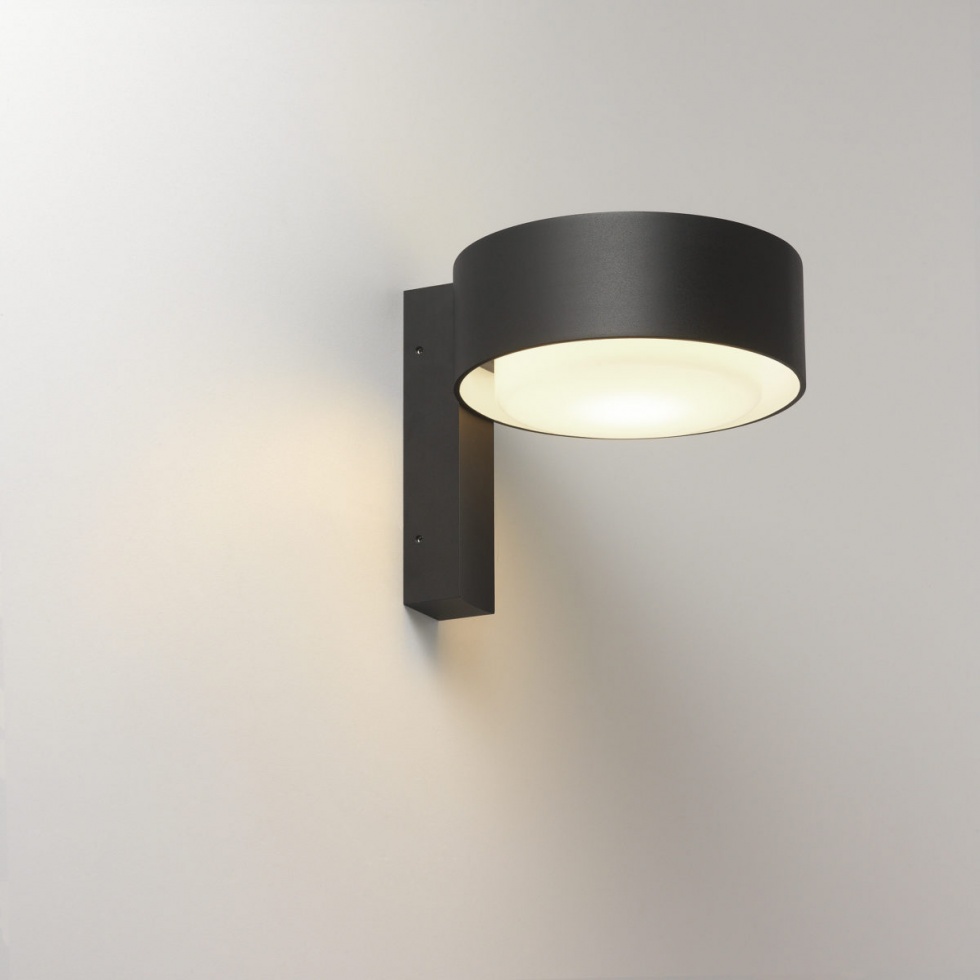 Plaff-on lampa ścienna outdoor Marset